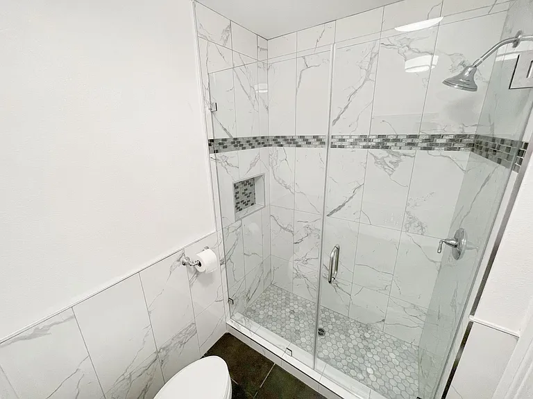 1321 N Pass Ave — Photo 14
