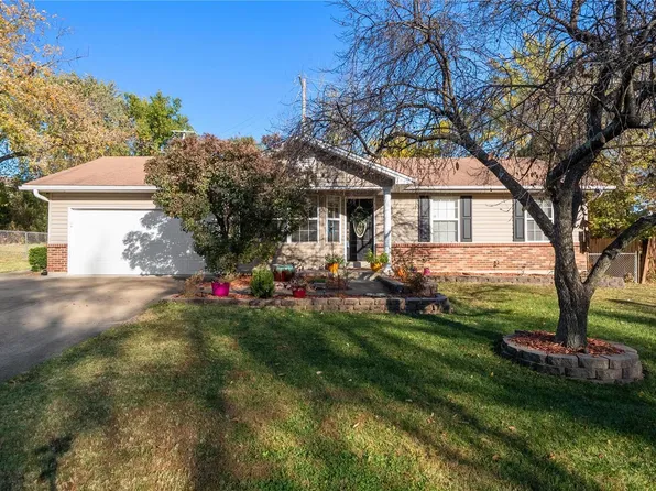 2520 Babble Creek Ln, O'Fallon, MO 63368