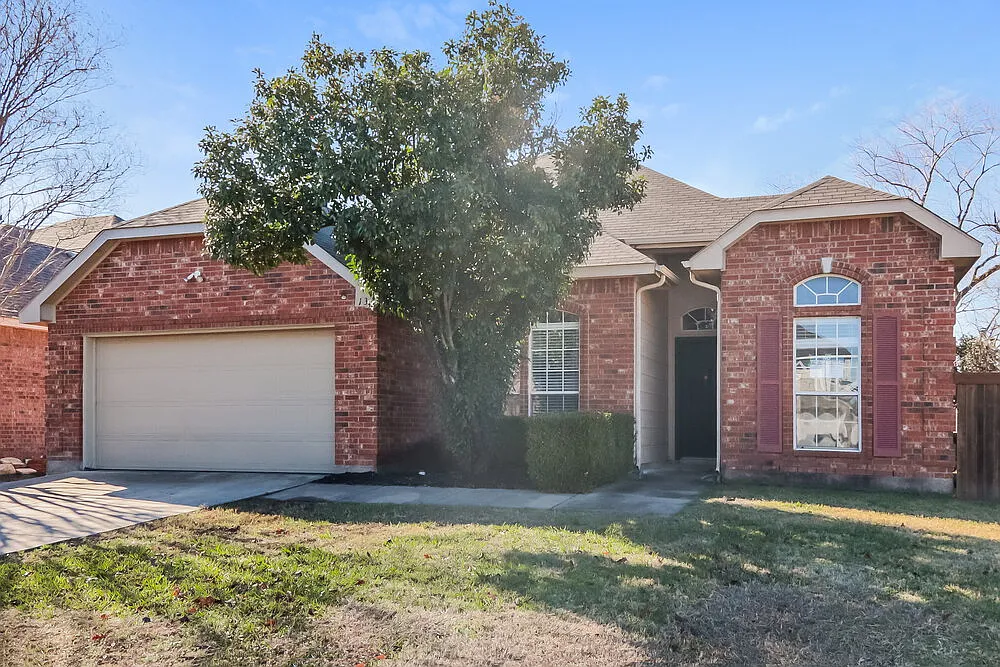 3 bed, 2.0 bath, 1461 sqft, $1,850 — Photo 3