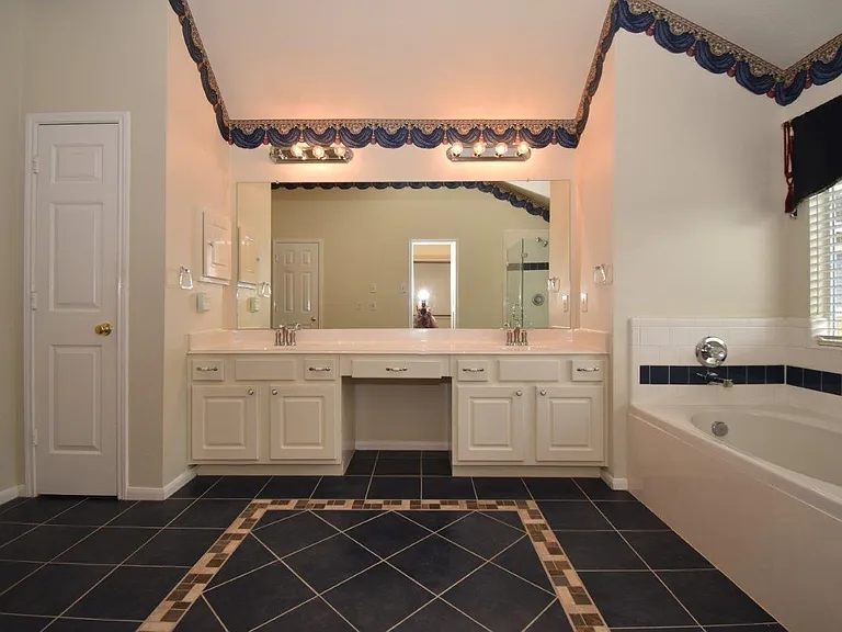 3810 Buckley Ln — Photo 12