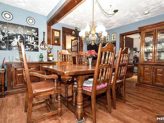 5th image of 435 Northern Pkwy