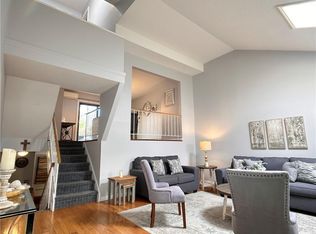 8 Walnut Ct, Fishkill, NY 12524