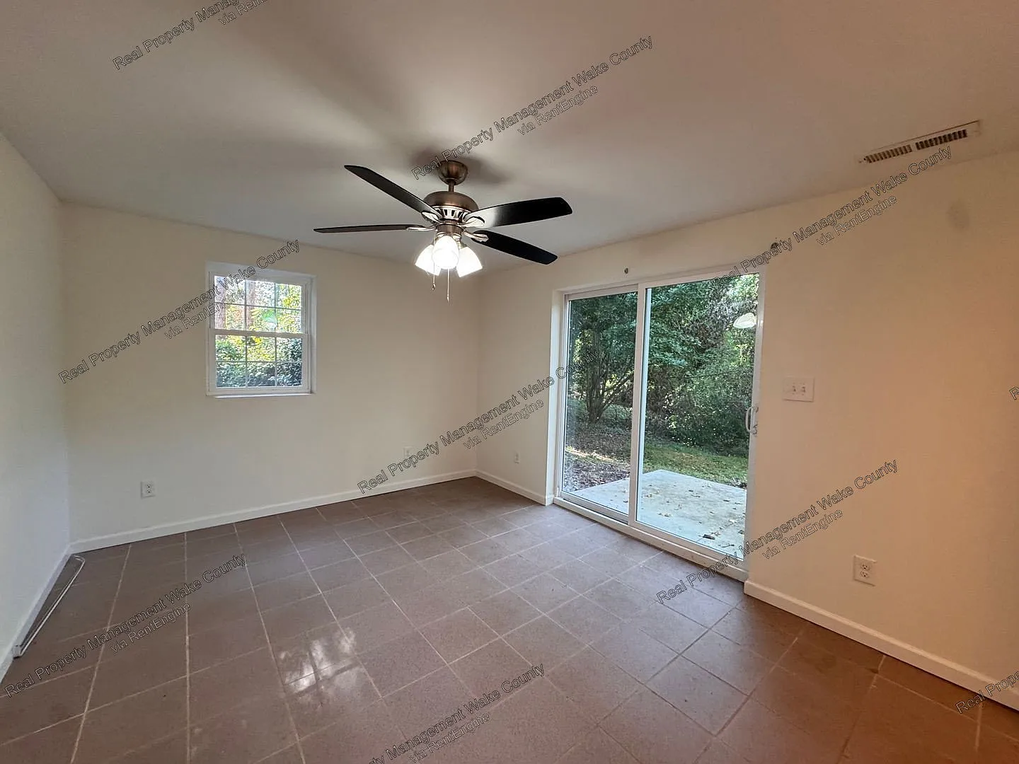 4 bed, 2.0 bath, 1971 sqft, $2,150 — Photo 4