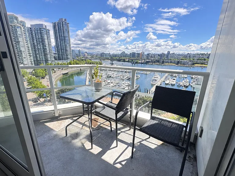 1201 Marinaside Cres #1005 — Photo 6