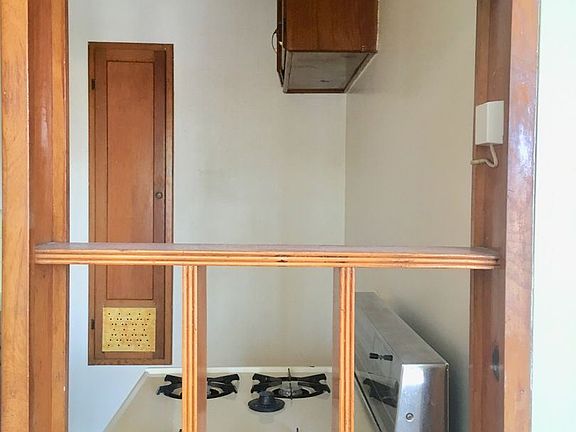5th image of 259 Redondo Ave #9
