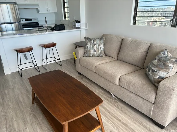 2240 Kuhio Ave APT 2708, Honolulu, HI 96815