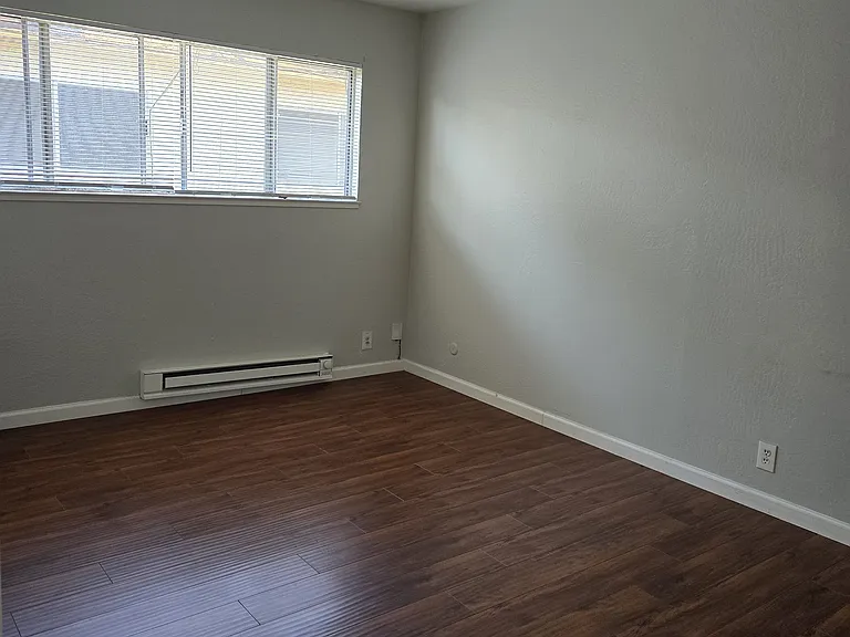 1421 Benton St #D — Photo 10
