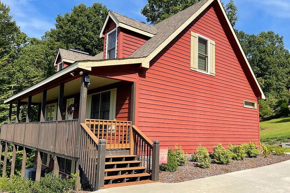 1st image of 737 Gage Dr
