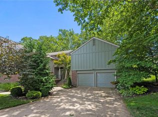 4417 W 111th Ter, Leawood, KS 66211