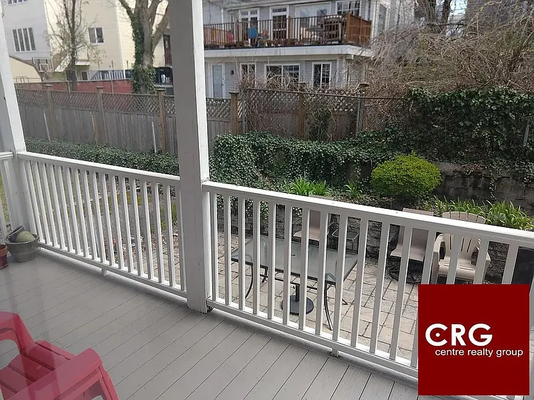 71 Simpson Ave — Photo 8