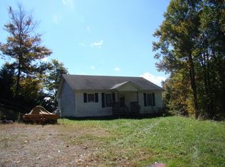 116 Rhythm Ridge Ln, Hillsville, VA 24343