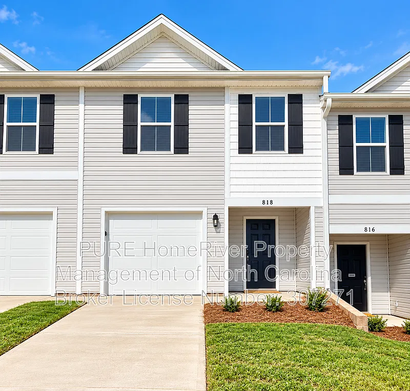 3 bed, 2.5 bath, 1648 sqft, $1,685 — Photo 1