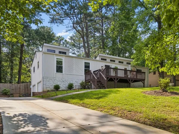 2506 Kingsley Dr NE, Marietta, GA 30062