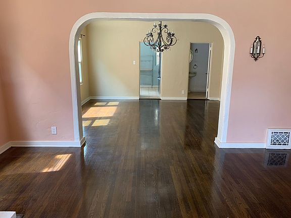 2nd image of 843 1/2 S Curson Ave