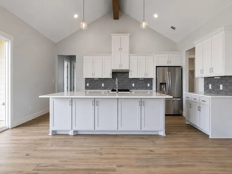 223 Vaughn Ln — Photo 18