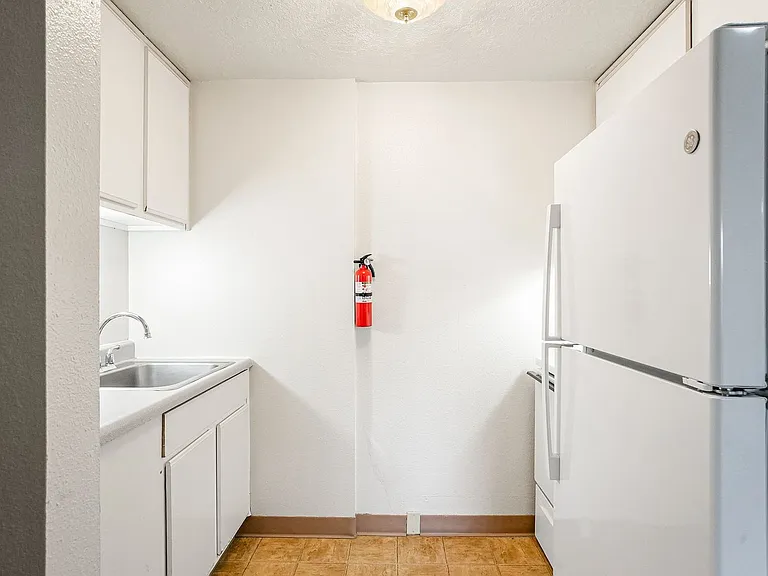 286-Maple Square Apartments — Photo 3