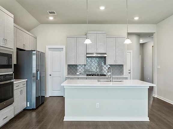 4th image of 216 Upland Dr