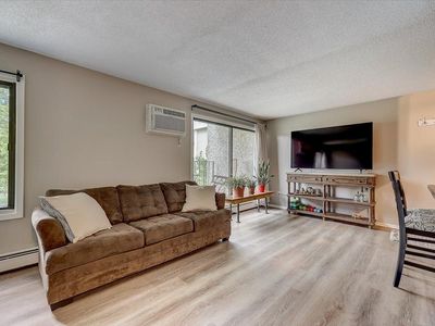 4130 Rahn Rd #205, Eagan, MN, 55122