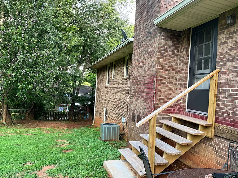 18 Oakdale Dr — Photo 11
