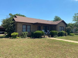 1006 Brown St, Brady, TX 76825