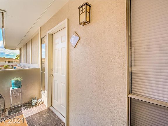 3rd image of 668 Oakmont Ave Unit 1714