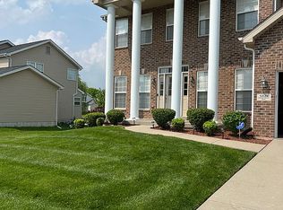 6829 Pelham Manor Dr, Fairview Heights, IL 62208