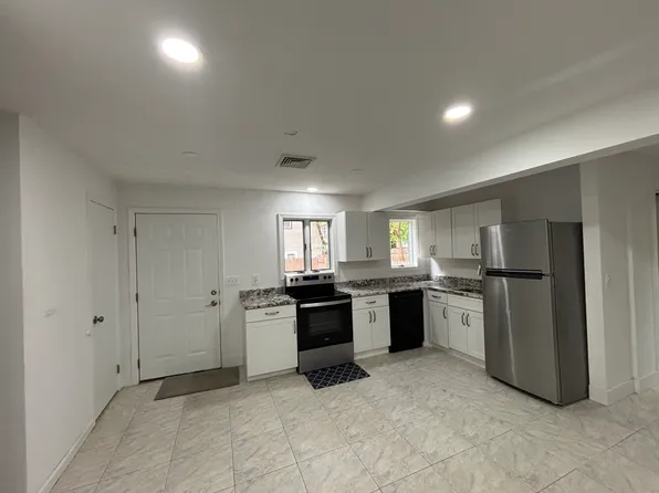 (undisclosed Address), Holbrook, NY 11741