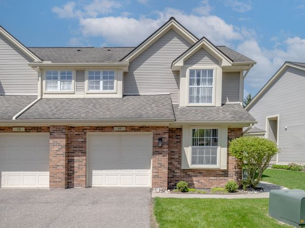 717 Whisperwood Trl, Fenton, MI 48430
