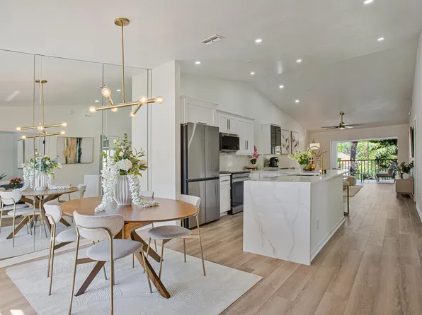 821 Gulf Pavilion Dr, Naples, FL