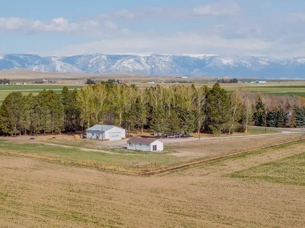 2096 Lane 10, Powell, WY 82435