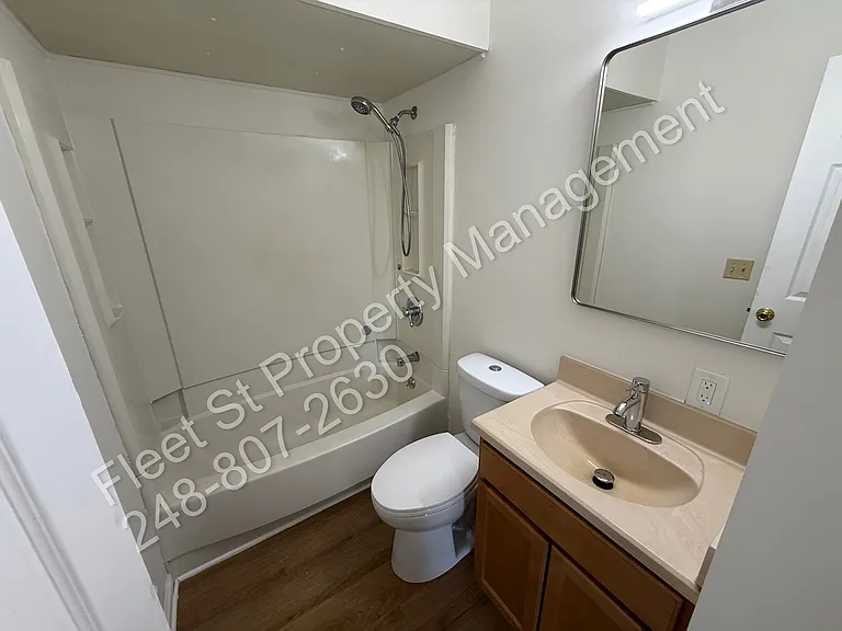 421 Longview St #C — Photo 3
