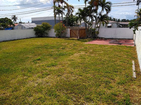 3rd image of 1624 NE 182nd St