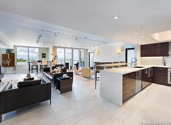 3rd image of 1900 Sunset Harbour Dr 1602/4 Dr #1602/4