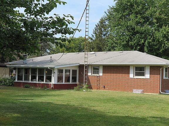 2nd image of 1493 Amber Ln