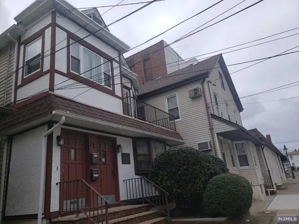 21 Cambridge Ave, Garfield, NJ 07026