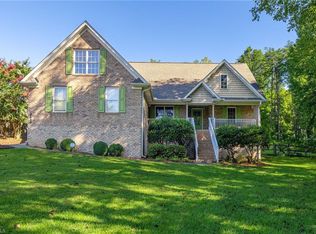5685 Friendship Glen Dr, Browns Summit, NC 27214