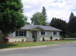 1016 Omaha Dr, Grants Pass, OR 97527