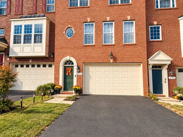 9750 Corbett Cir, Manassas Park, VA 20111