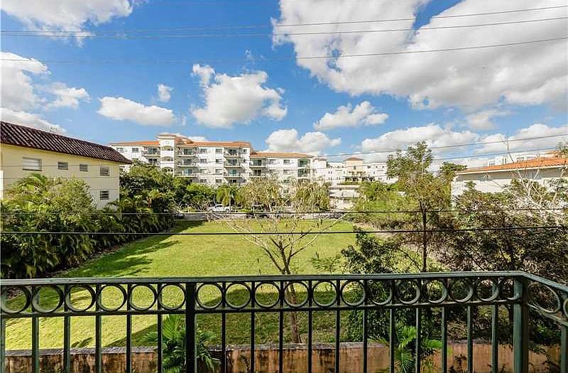 1st image of 323 Navarre Ave APT 202