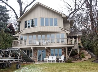 N28W29799 Shorewood Rd, Pewaukee, WI 53072