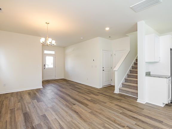3rd image of 1624 Corbett St