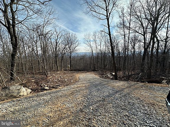 2nd image of 211 Inca Trl