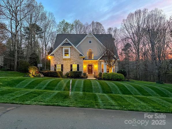 821 Lynnwood Farms Dr, Fort Mill, SC 29715
