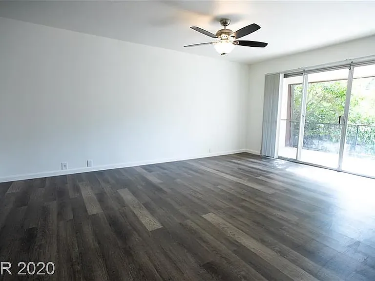 1125 Vegas Valley Dr — Photo 25