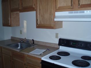 289 N Main St APT 3, Winsted, CT 06098