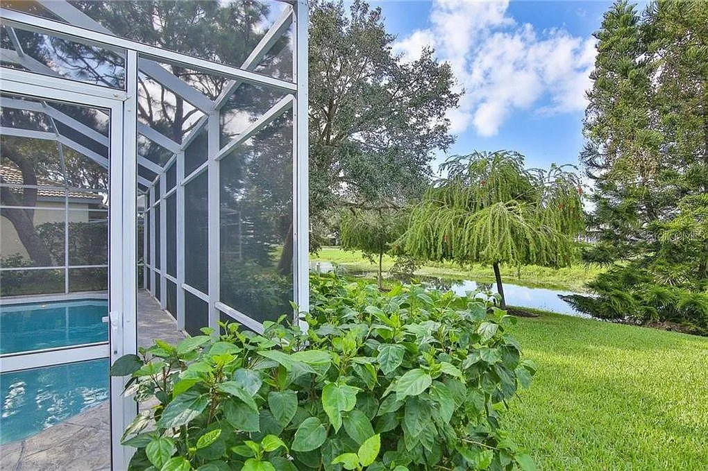 8920 Grey Oaks Ave — Photo 3