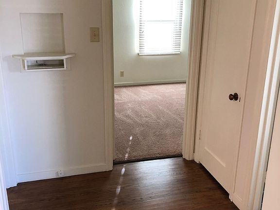 4th image of 270 Alexander Ave