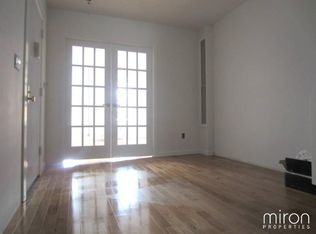 516 47th Rd APT 2L, Long Island City, NY 11101