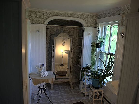 Upstairs Bathroom
