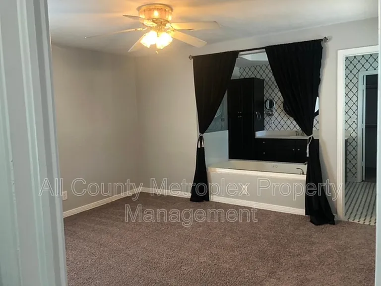 3984 Park Ln — Photo 17